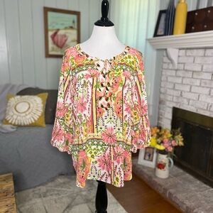 New Directions floral key hole tie lace back blouse